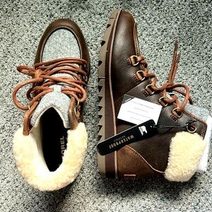 Brand new never worn waterproof brown and gray Sorel boots
